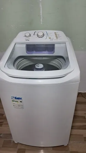 Máquina de lavar roupas  Electrolux 12 kilos,  em perfeito funcionamento ((Entrego))