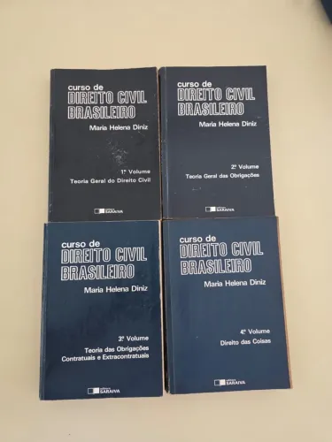 Coleção com 8 Livros de Direito Civil e Processo Civil