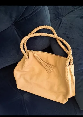 Bolsa em couro legítimo da M. Cat
