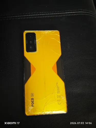 Celular F4 P O C O XIAo .... Mi