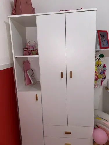 Kit de guarda-roupa e cômoda infantil