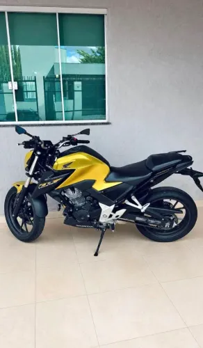 CB 300F