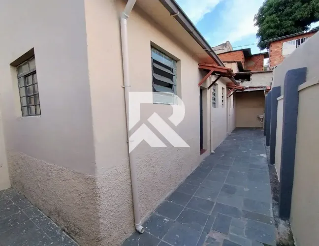 Barracão com 2 quartos, sem vaga de garagem no Santa Efigênia - Belo Horizonte - MG