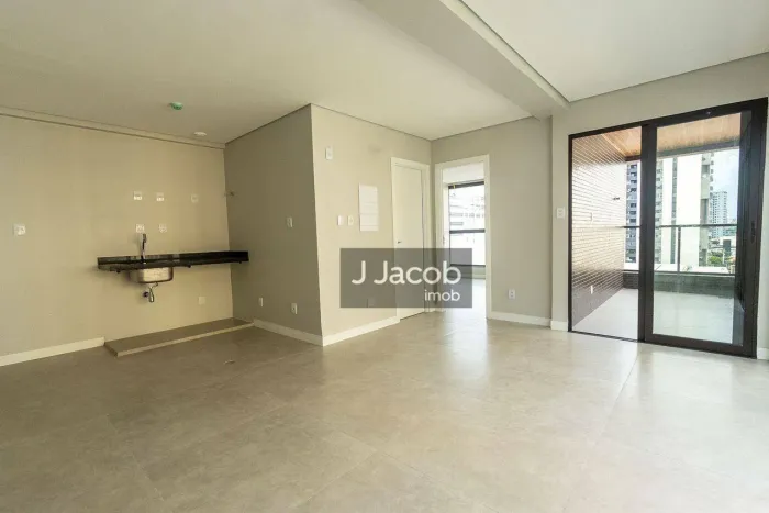 Alugo Apto com 1 suíte, 64 m² no Ed. In Boulevard - bairro Reduto