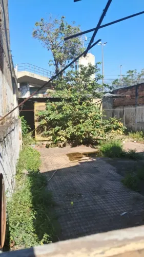 Terreno comercial com casa antiga em Inhaúma - Rio de Janeiro - RJ