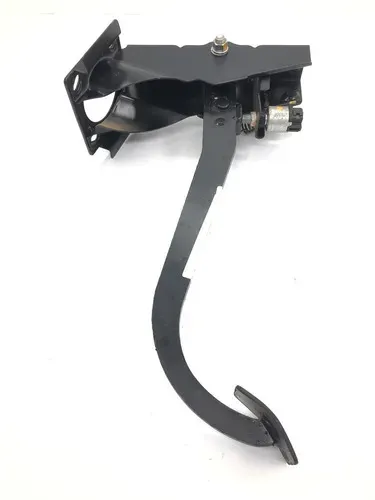 Pedal Bramont Mahindra 2.6 2012 - Compare