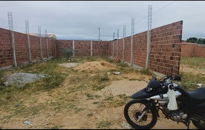 Terreno murado