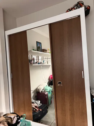 Guarda roupa seminovo 