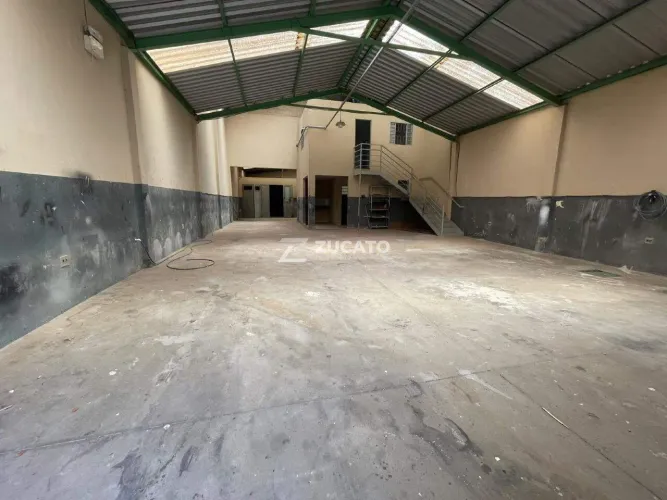 Galpão Comercial para Aluguel no Bairro Nossa Senhora da Abadia, Uberaba/MG