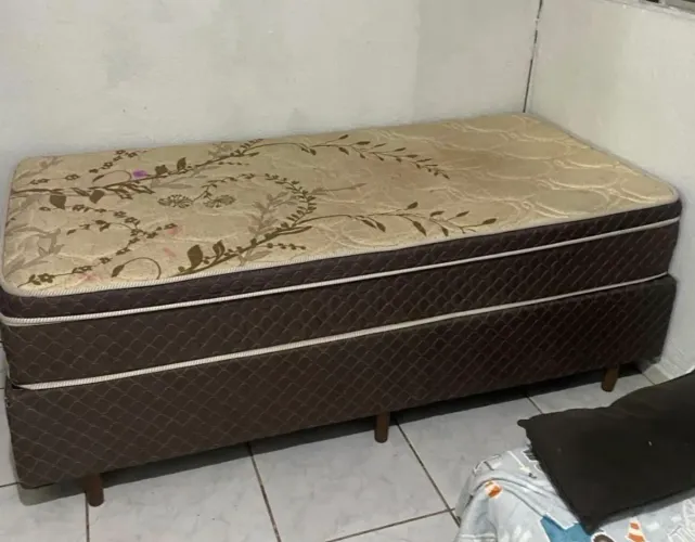 Cama de solteiro Gazin mola ensacada