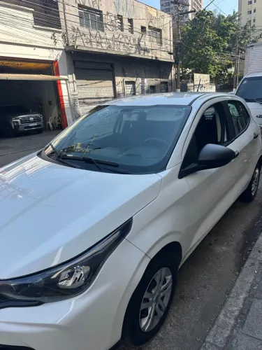 Alugo carros para trabalhar com aplicativo