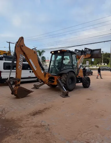 Retroescavadeira CASE 580N ano 2022 ( Entrada + Parcelas )