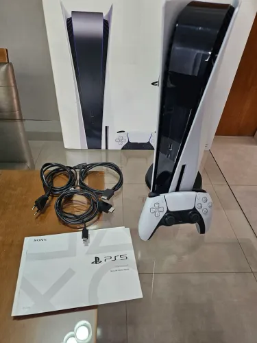 Playstation 5 com Leitor de Discos 825 Gb