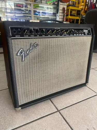 Amplificador Fender Deluxe 112