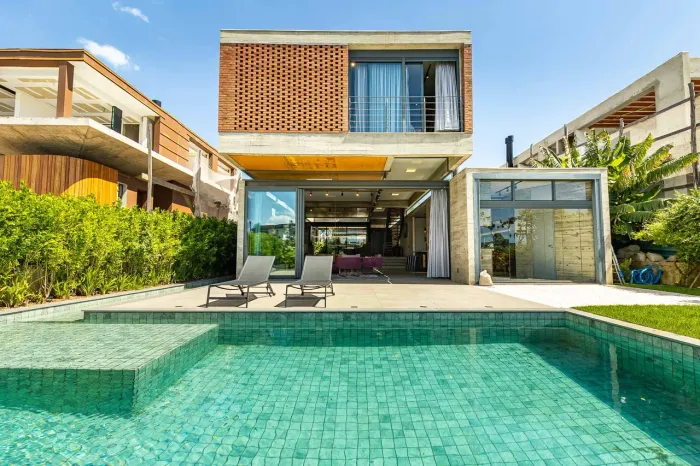 Casa com 4 suítes no condomínio Ponta da Figueira Marina