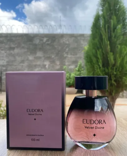 Perfume velvet divine eudora 