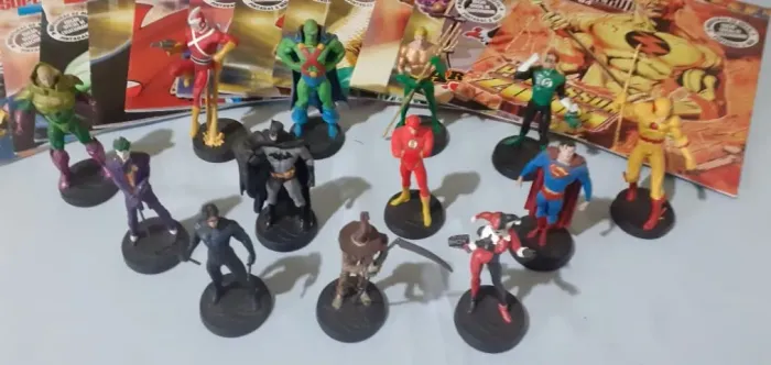 COLEÇÃO DE MINIATURAS DC SUPER HEROES  EAGLEMOSS 
