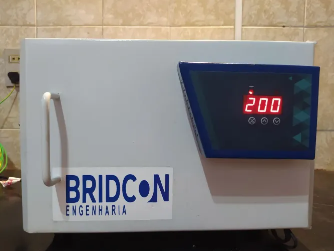 Estufa digital de esterilização e secagem