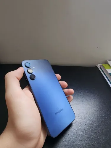 Galaxy A15, 128Gb, 4 meses de uso, preço negociável.