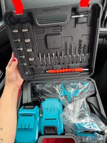 Furadeira e parafusadeira 20V com martele e duas bateria