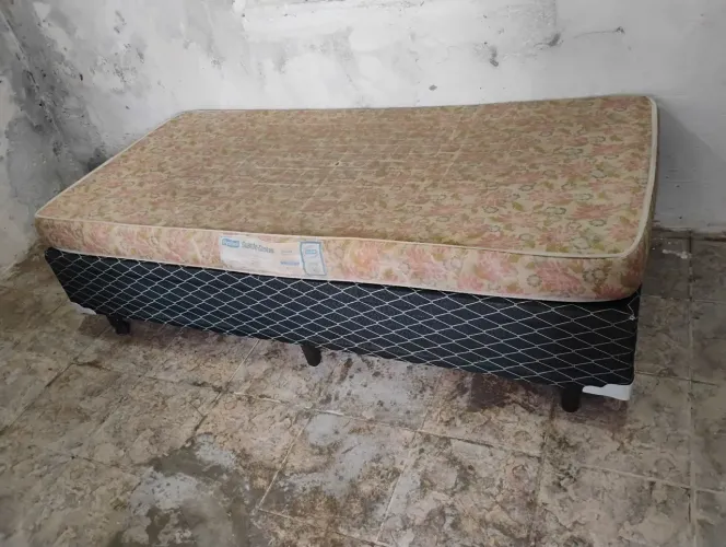 Cama box solteiro com colchão 