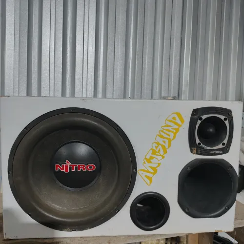 Vende-se caixa trio