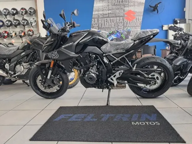 SUZUKI GSX-8S