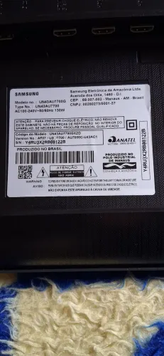 Tv 43 da Samsung 4k com defeito com esta com umas litras na lateral