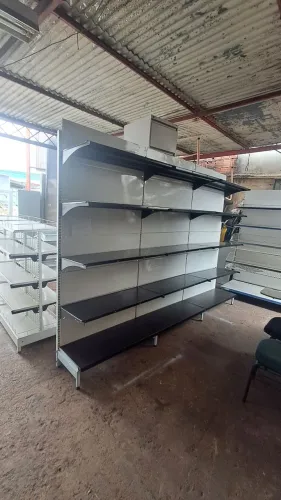 Gôndolas de parede diversas