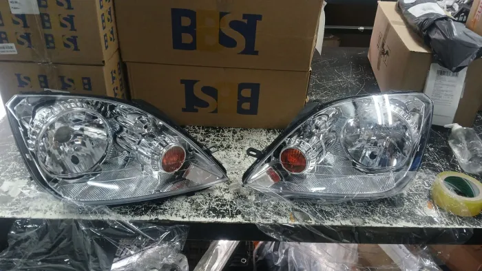 Par de farol Ford fiesta 