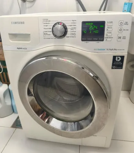 Lava e Seca Samsung WD106 (10,1 kg para lavagem e 6 kg para secagem) usada