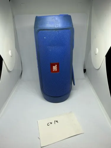 Carcaça externa de JBL Charge 2+ (Charge 2 Plus), na cor azul.