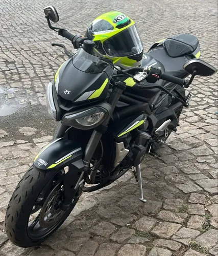 Triumph Street Triple 765 RS