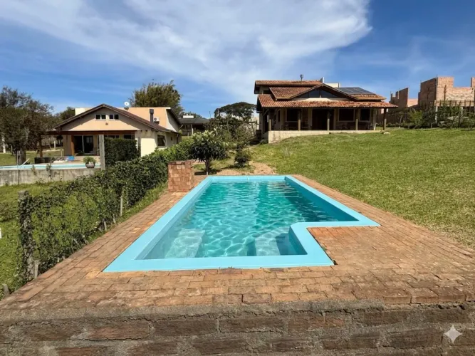 Piscina com Spa 7x3m + Gerador de Cloro - Seminova