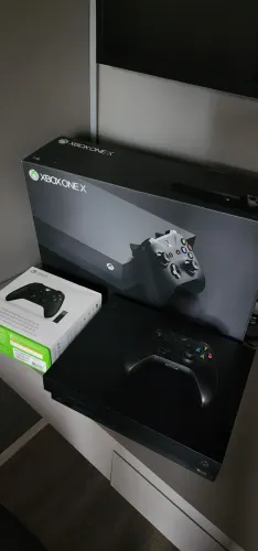 Xbox One X 1 TB 4k (na caixa)