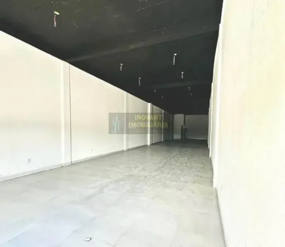 LOJA NA NOVA SÃO PEDRO SÃO PEDRO DA ALDEIA 200M²
