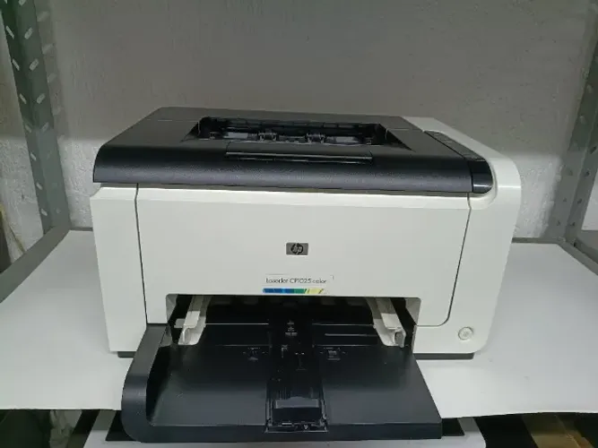 Impressora HP LaserJet CP1025 Colorida