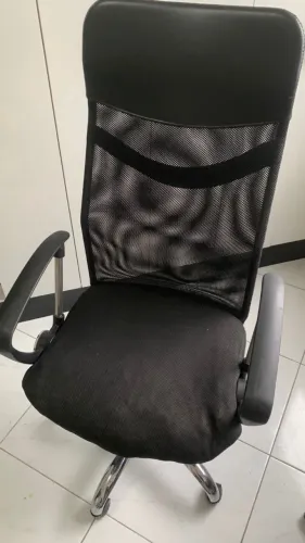 Cadeira Presidente Mesh Preta (Usada) - Apenas retirada