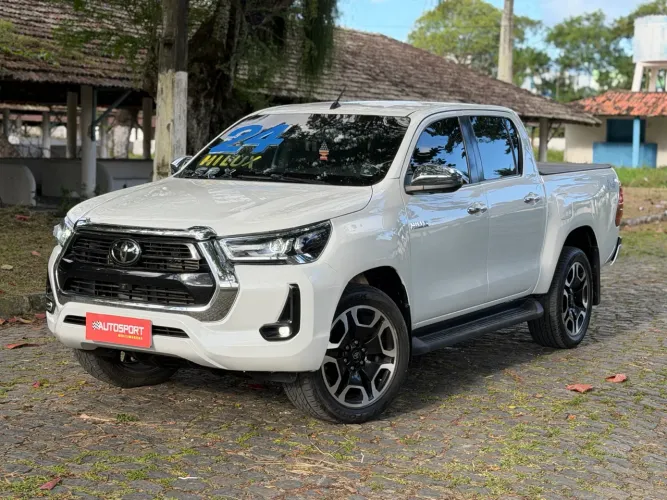 Toyota Hilux CD SRX Plus 4X4 2.8 TDI Die. Aut. 2024