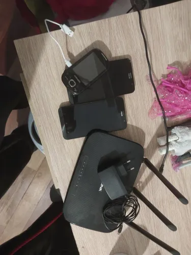 Lote celulares Asus zenfone e Samsung antigos e roteador