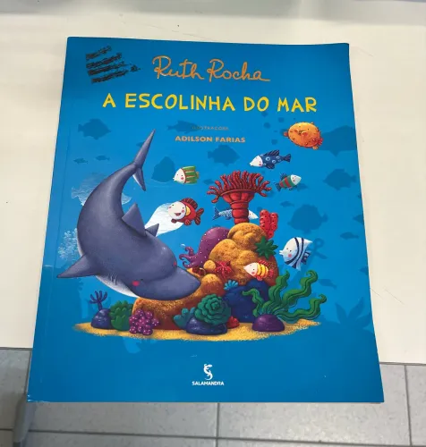 Livro escolinha do mar