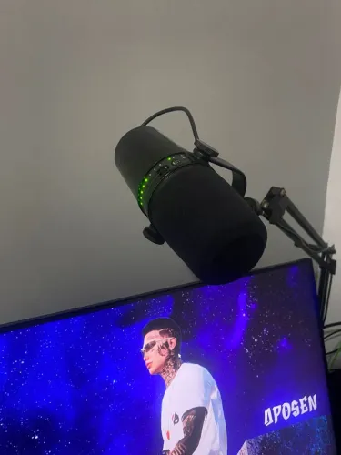 MICRFONE DIGITAL SHURE MV7