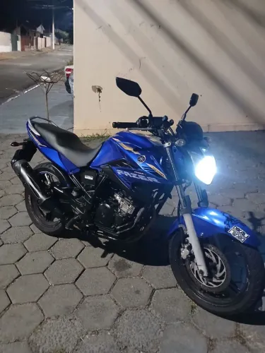 Vendo moto fazer Yamaha 15 mil negócio