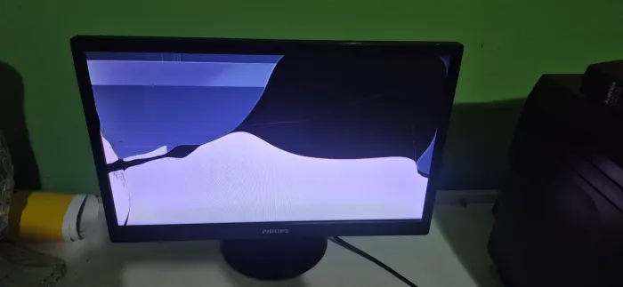 Monitor Philips 19 Polegadas Com Defeito Para Retirada de Peças R$80,00 Reais 