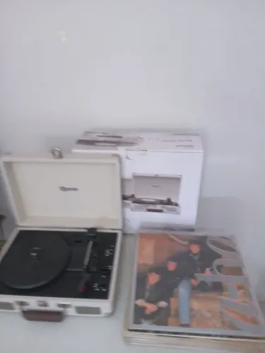 Vitrola Raveo Nova + 25 Discos