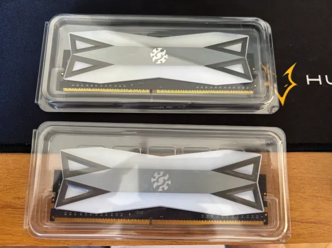 Memórias RAM XPG Spectrix D60G RGB DDR4 16GB (2x8GB) - Ler Descrição