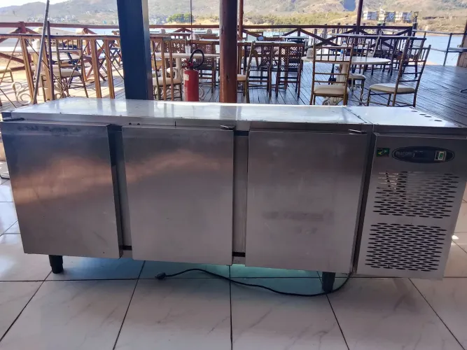 Balcão Refrigerado 1,85m - 5°C Positivo