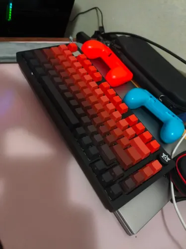 Teclado Akira Adamantium - elite dos teclados mecanicos