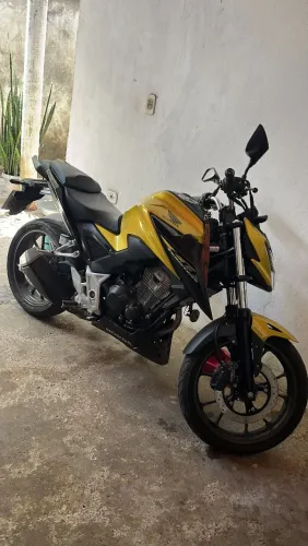 CB 300F