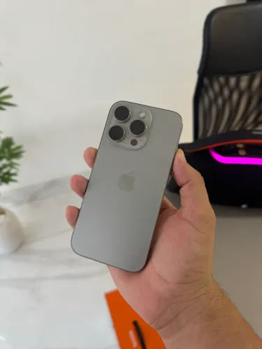 iPhone 16 Pro 128 gigas semi novo
